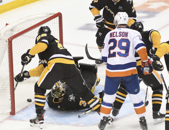 Islanders beat Pens, 4-3, in OT